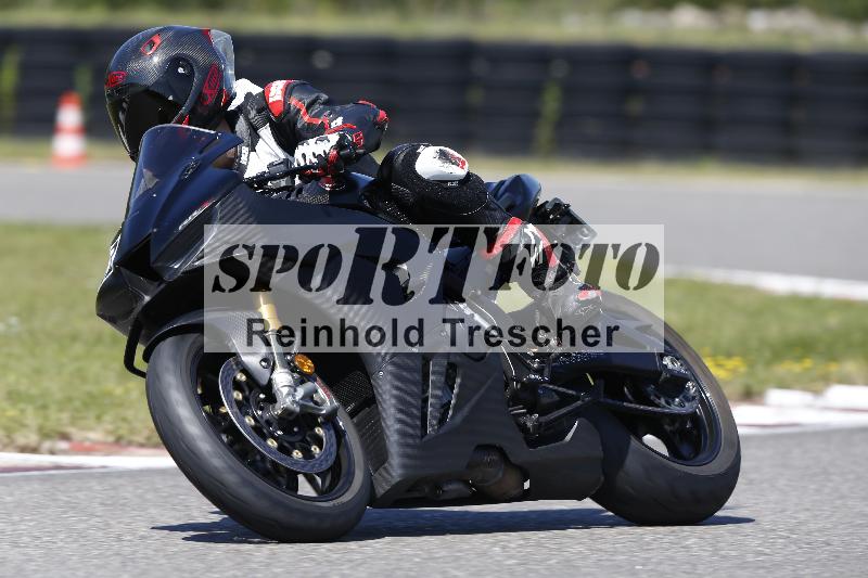 /Archiv-2025/48 25.08.2025 Cornu Master School ADR/blau-bleu/102